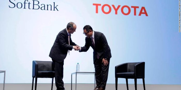 01 Toyota Softbank 1004 RESTRICTED